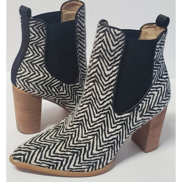 Oasis Society Shoes - Oasis Society 8 High Heel Booties Hide Chevron Pull On Pointed Black/Ivory Ankle